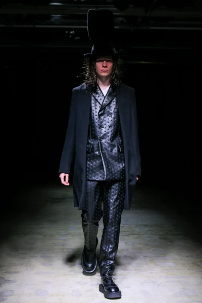 Look 29
